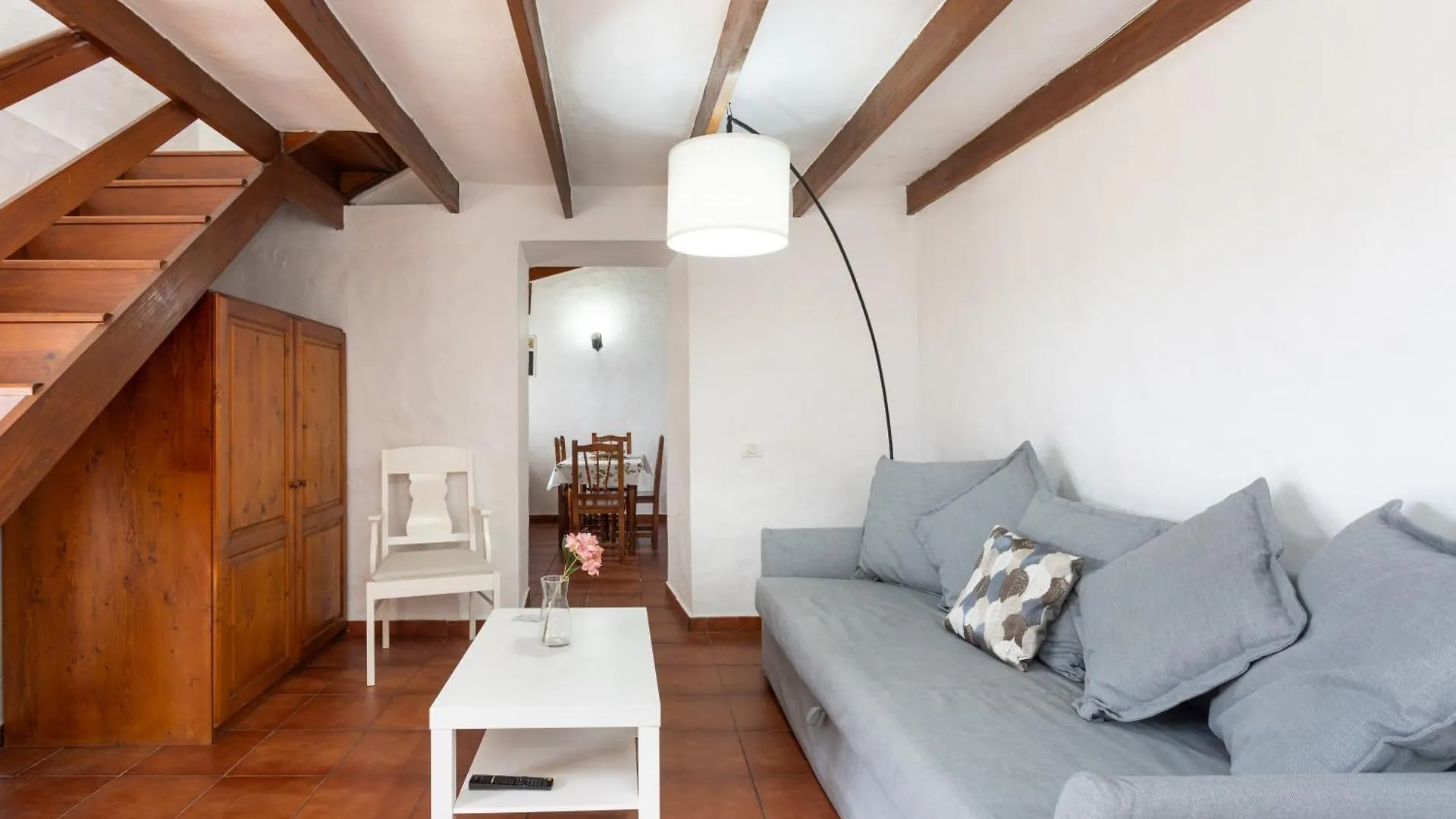 Charming Casa Nina El Pinar, Terrace Villa El Pinar  Holiday home